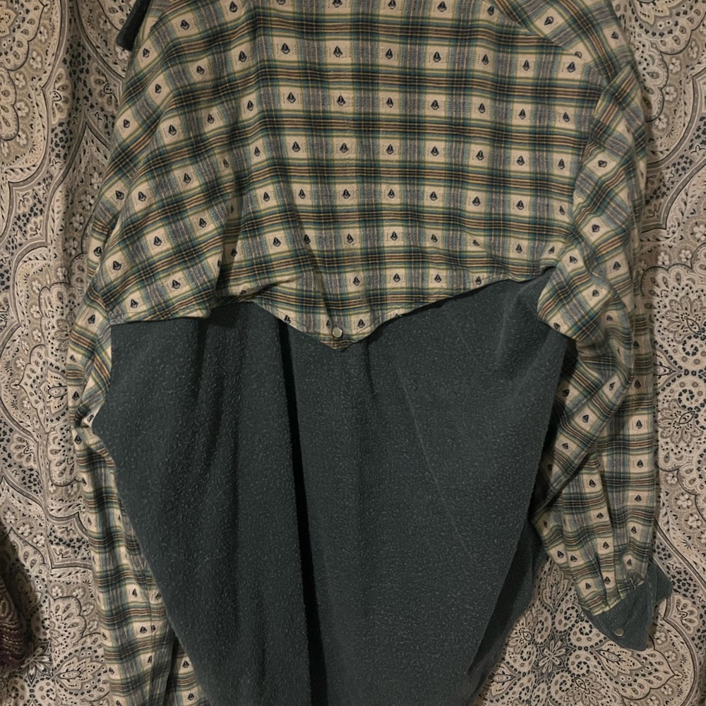 Flannel/button up - Picture 2 of 4